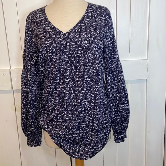 Cabi Te Amo Love Printed V Neck Shirt - Picture 1 of 4